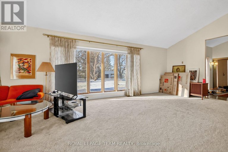 29176701/7-little-road/riverside-southgloucester-glen/ottawa/ontario/K1V1H5_12