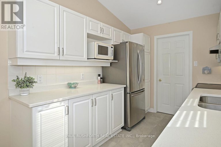 29371710/47-peregrine-crescent/bridlewood/ottawa/ontario/K2M2T2_14