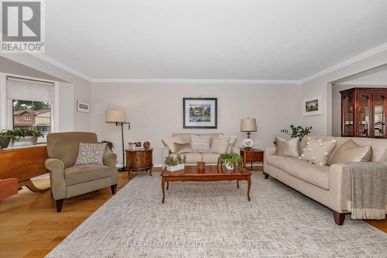 29624952/1850-thornecrest-street/chapel-hill/ottawa/ontario/K1C6K8_8