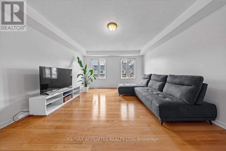28223631/1028-pampero-crescent/stittsville-north/ottawa/ontario/K2S0N4_12