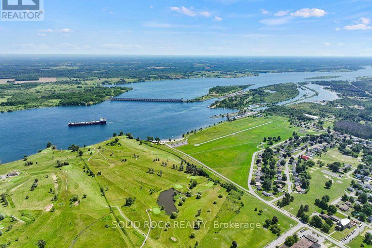 28739102/9-billings-avenue-w/iroquois/south-dundas/ontario/K0E1K0_37