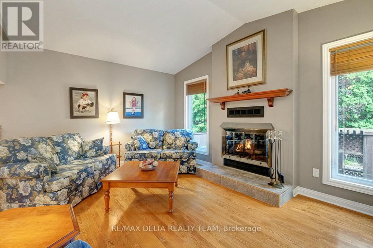 28636834/6383-st-louis-drive/hiawatha-parkconvent-glen/ottawa/ontario/K1C2X9_9