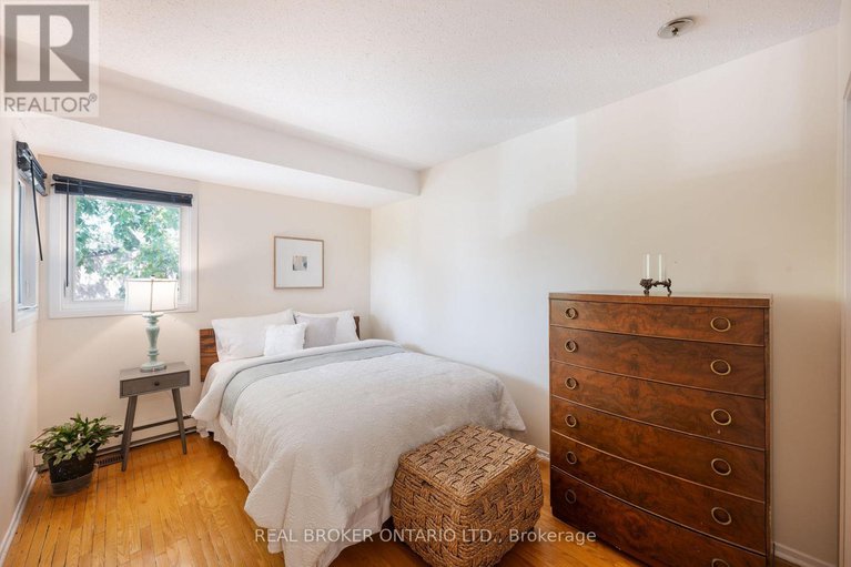 28141564/31-reaney-court/beaverbrook/ottawa/ontario/K2K1W7_23