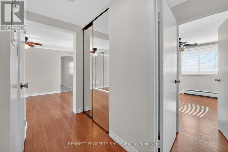 28981552/1015-915-elmsmere-road/beacon-hill-south/ottawa/ontario/K1J8H8_18