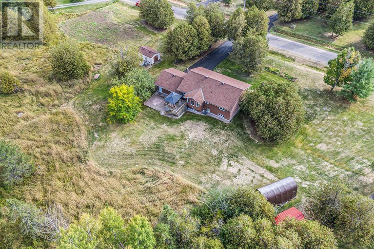 28888050/115-delaney-drive/huntley-ward-south-west/ottawa/ontario/K0A1L0_28