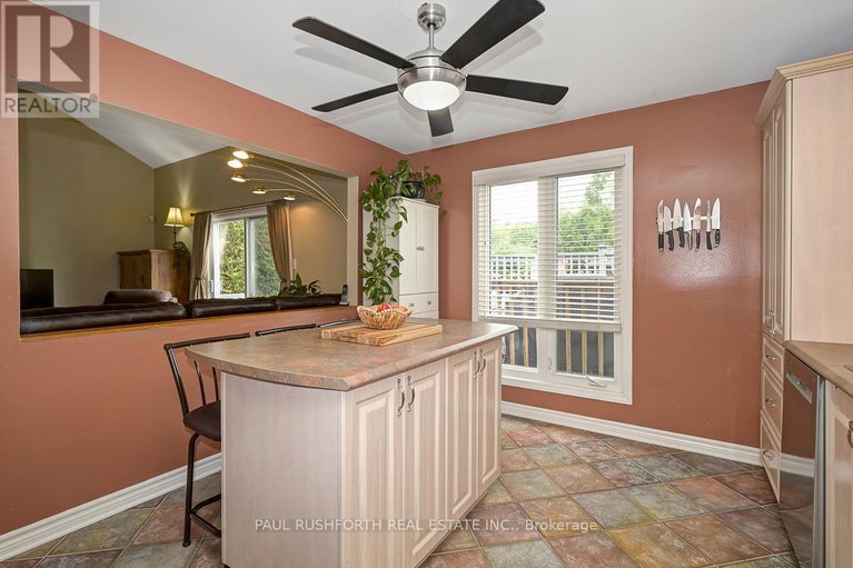 28613589/6156-vineyard-drive/convent-glen/ottawa/ontario/K1C2N6_6
