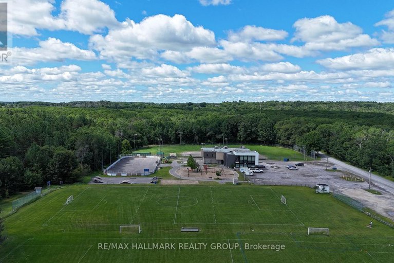 28635855/266-baldwin-street/constance-bay/ottawa/ontario/K0A3M0_48