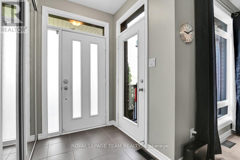28681481/604-brian-good-avenue/riverside-southgloucester-glen/ottawa/ontario/K4M0G7_4