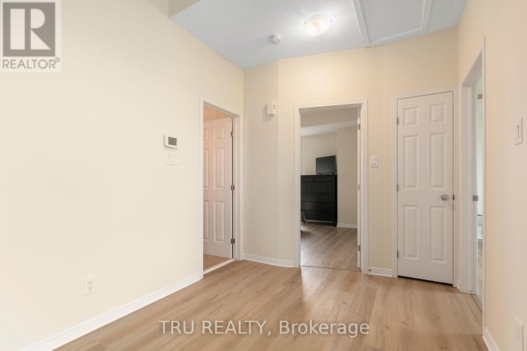 28382160/107l-artesa-private/emerald-meadowstrailwest/ottawa/ontario/K2S0J8_18