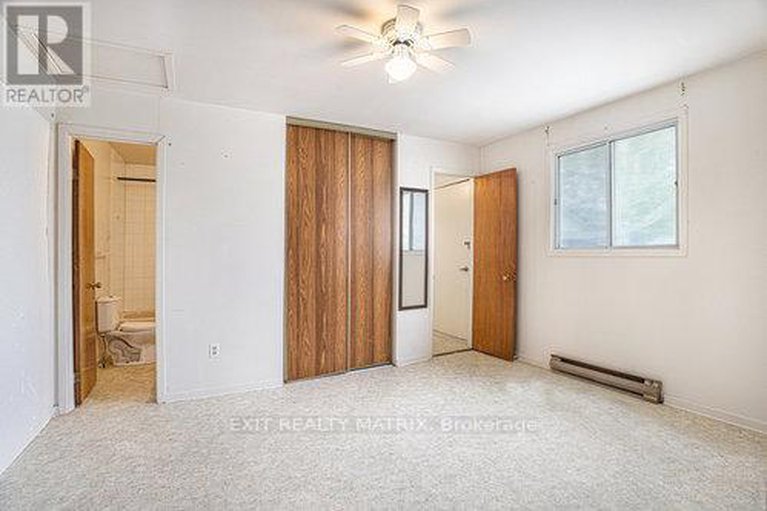 28312365/203-castor-street/village-of-russell/russell/ontario/K4R1C7_9