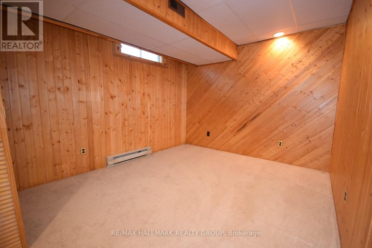 29219493/1749-des-prairies-avenue/queenswood-heights-south/ottawa/ontario/K1E2R1_13