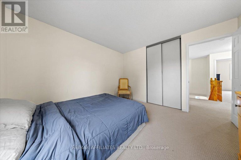 29088424/1293-parc-du-village-road/convent-glen-south/ottawa/ontario/K1C7B2_29