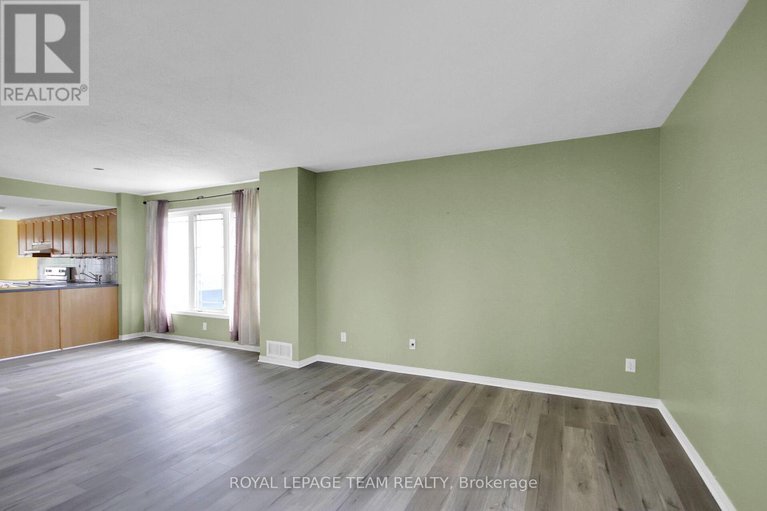 29094065/16-414-hillsboro-private/emerald-meadowstrailwest/ottawa/ontario/K2M3A8_29