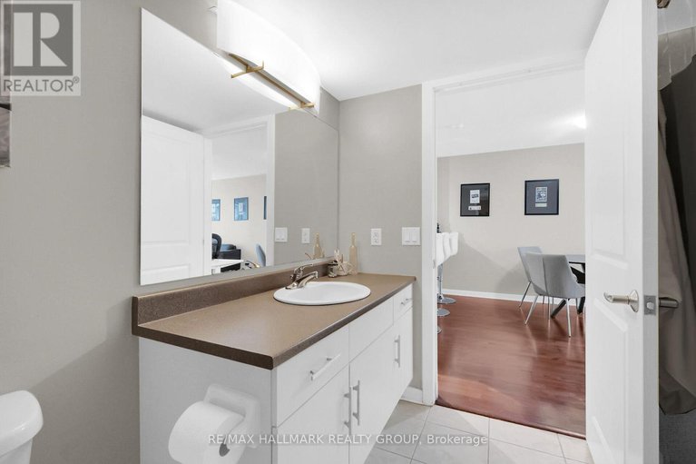 28879003/209-138-somerset-street-w/ottawa-centregolden-triangle/ottawa/ontario/K2P0A3_29