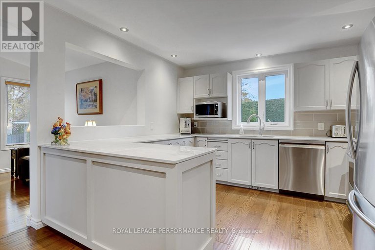 29090639/32-parklands-avenue/village-of-russell/russell/ontario/K4R1A2_18