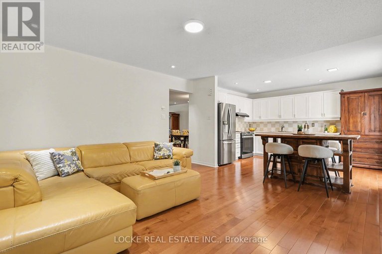 29468634/6020-longleaf-drive/orleans-village/ottawa/ontario/K1W1J2_21