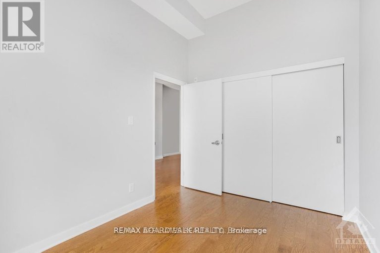 29374176/109-310-centrum-boulevard/bilberry-creekqueenswood-heights/ottawa/ontario/K1E0A3_16