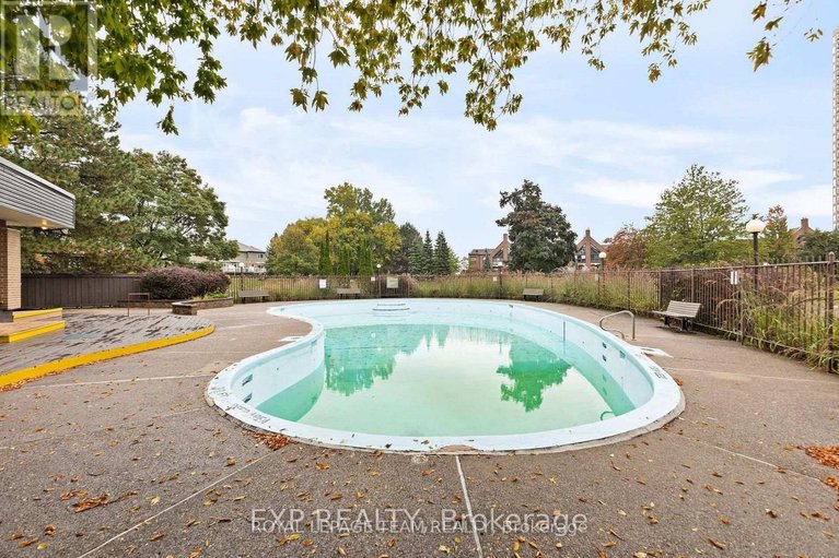 29603328/214-270-brittany-drive/viscount-alexander-park/ottawa/ontario/K1K4M3_22