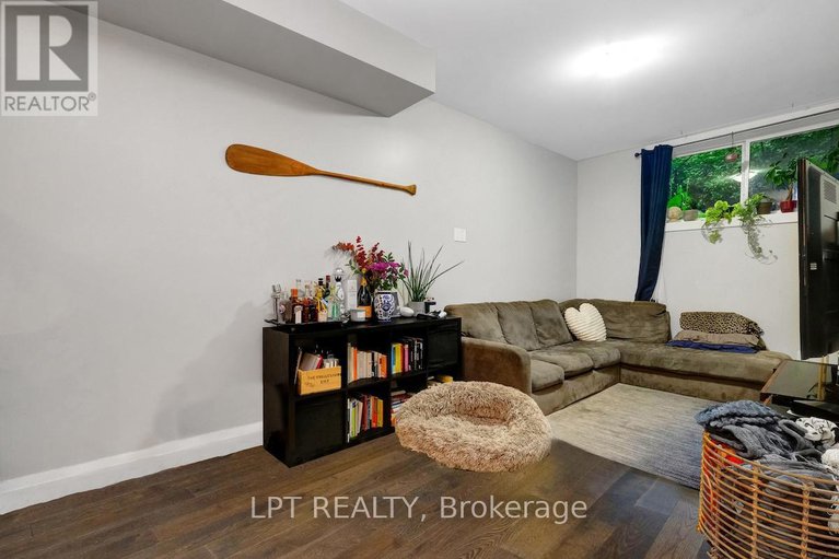 28586260/319-glynn-avenue/overbrookcastle-heights/ottawa/ontario/K1K1R9_40
