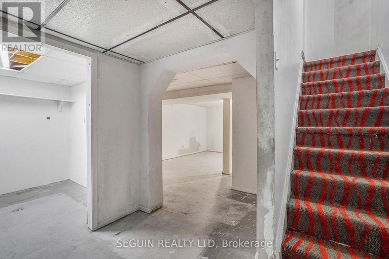 29101231/6138-brookside-lane/convent-glen-south/ottawa/ontario/K1C2K7_23