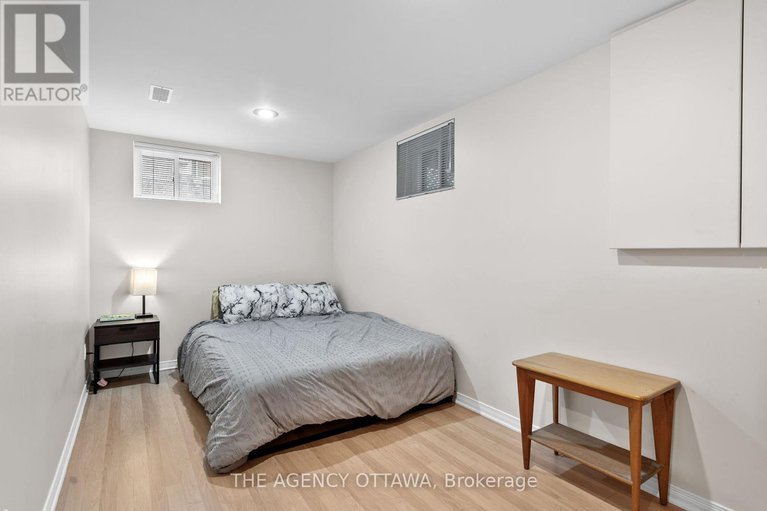 28490663/659-alesther-street/overbrookcastle-heights/ottawa/ontario/K1K1H8_29
