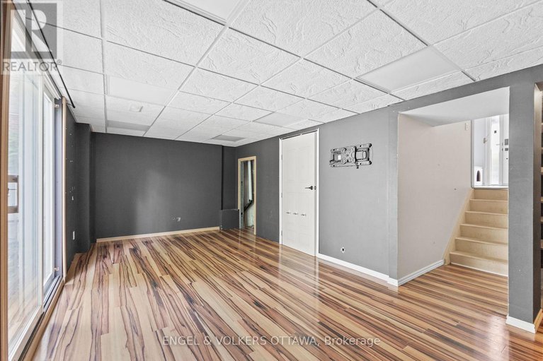 28594230/3-3205-uplands-drive/hunt-club-woods/ottawa/ontario/K1V9T3_28