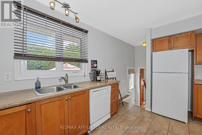 28804573/11-tripp-crescent/pheasant-run/ottawa/ontario/K2J1C5_9