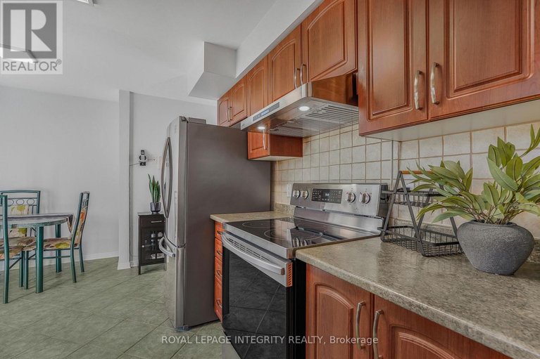 29666462/641-apollo-way/fallingbrookpineridge/ottawa/ontario/K4A1T5_17