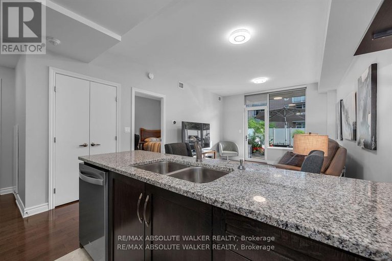 28639536/214-575-byron-avenue/mckellarhighland/ottawa/ontario/K2A1R7_6