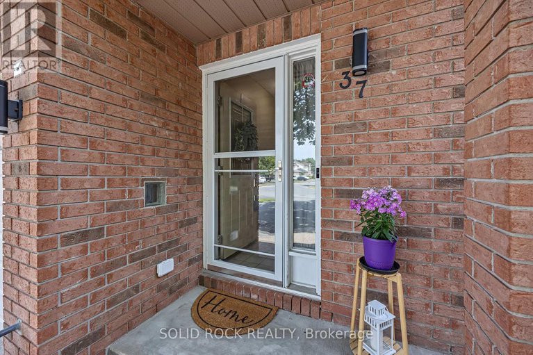 28656205/37-grenadier-way/longfields/ottawa/ontario/K2J4L3_4