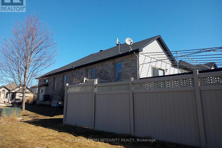 27908080/101-thivierge-court/town-of-rockland/clarence-rockland/ontario/K4K0E7_33