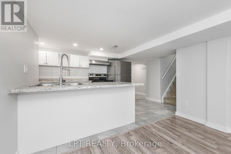 28384629/5-attwood-crescent/city-viewskylinefisher-heightsparkwood-hills/ottawa/ontario/K2E5B1_26