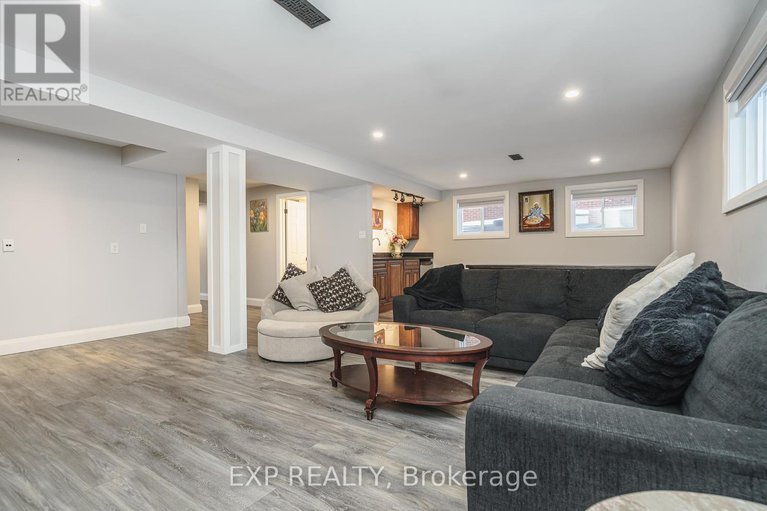28347663/1885-arizona-avenue/urbandale-acres/ottawa/ontario/K1H6Z5_24