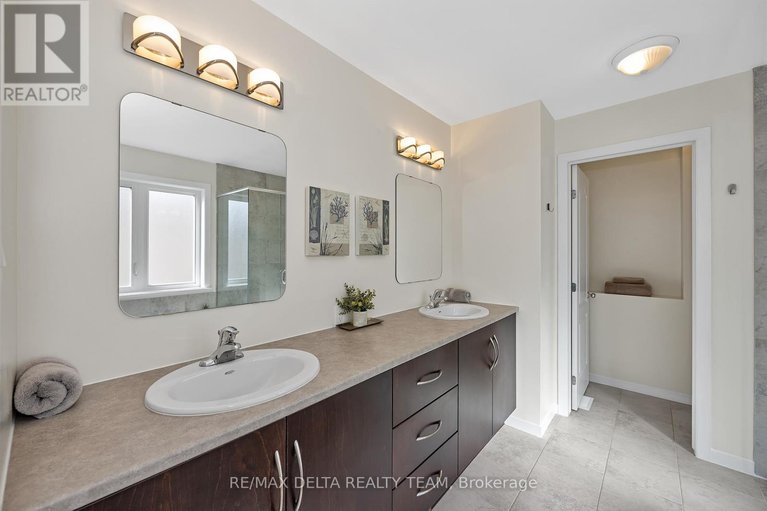 29595405/1889-montmere-avenue/notting-hillsummerside/ottawa/ontario/K4A0E7_24