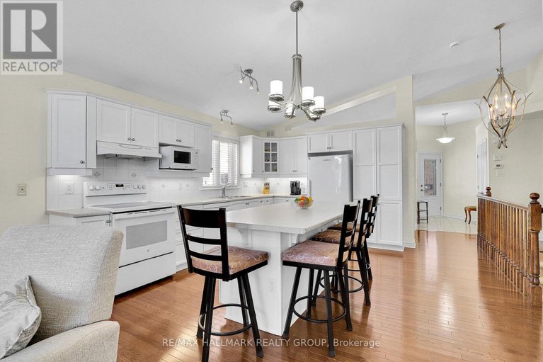 29466996/165-granite-court/emerald-meadowstrailwest/ottawa/ontario/K2M0A3_6