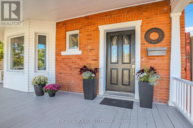 28906803/10-ida-street-s/arnprior/arnprior/ontario/K7S3A4_5