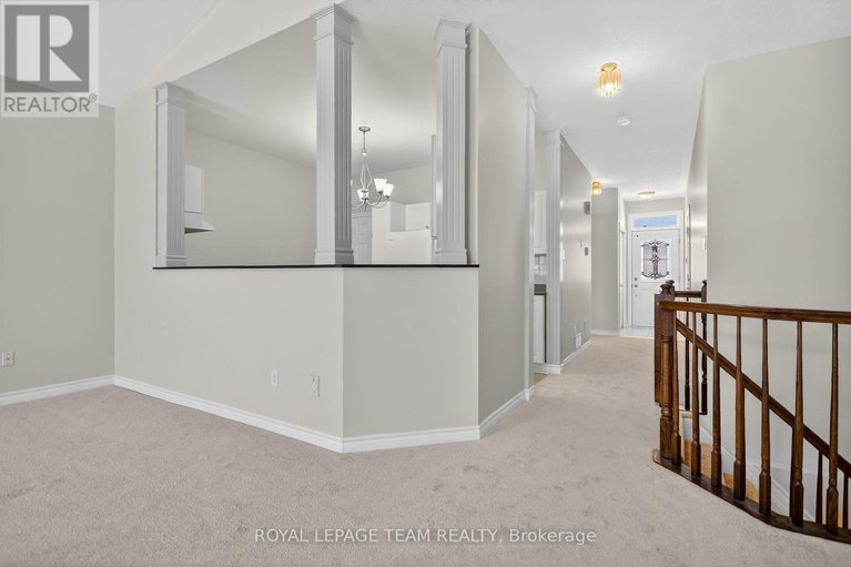 29237185/5553-doctor-leach-drive/manotick-village-manotick-estates/ottawa/ontario/K4M1L6_16