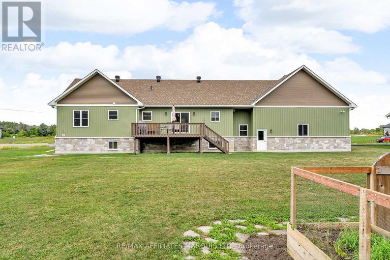 28797293/6840-lalonde-boulevard/south-glengarry-charlottenburgh-twp/south-glengarry/ontario/K0C2E0_39