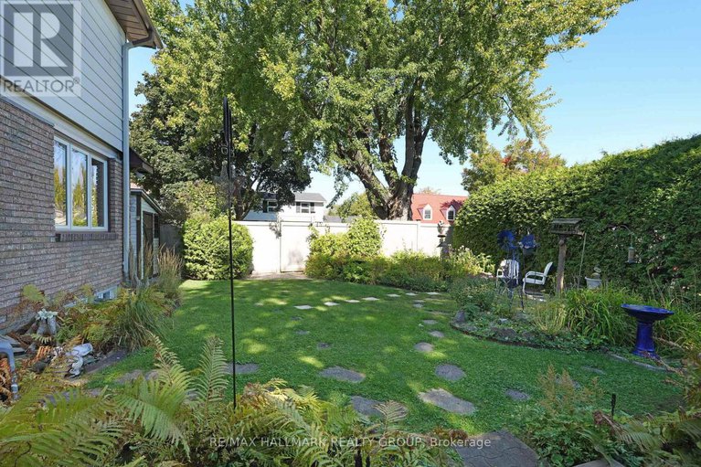 28869617/1-northview-road/city-viewskylinefisher-heightsparkwood-hills/ottawa/ontario/K2E6A6_38