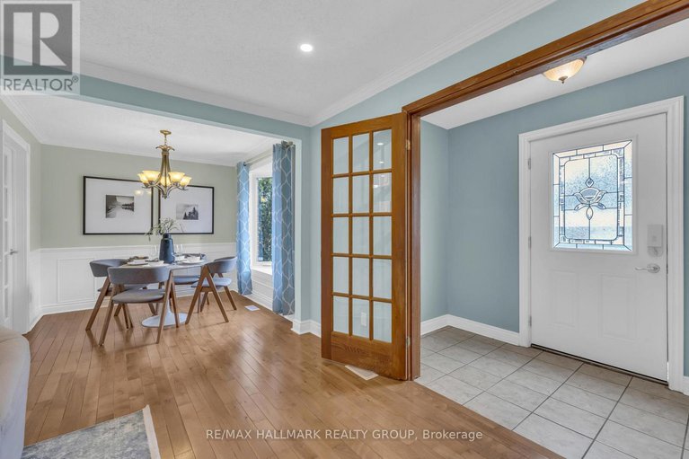 28280542/8-scharf-lane/glencairnhazeldean/ottawa/ontario/K2L2K2_2