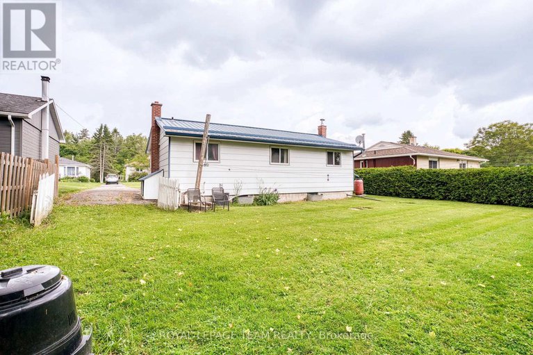 28469840/329-wylie-street/almonte/mississippi-mills/ontario/K0A1A0_12