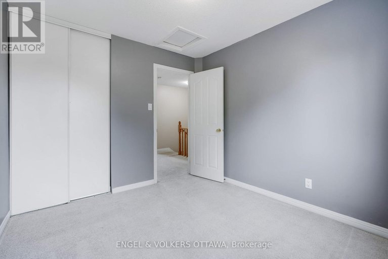 28761429/551-wild-shore-crescent/riverside-southgloucester-glen/ottawa/ontario/K1V1S9_26