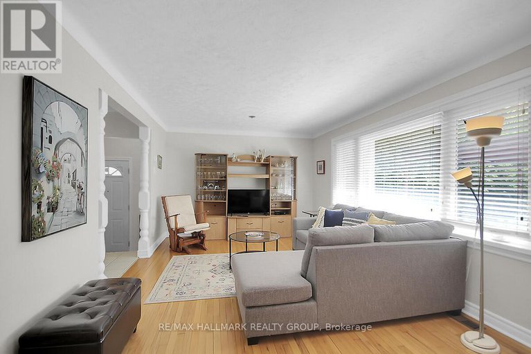 28789790/1124-guertin-avenue/billings-bridge/ottawa/ontario/K1H8B6_7