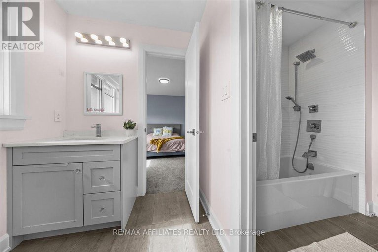 28084122/724-mcmanus-avenue/manotick-village-manotick-estates/ottawa/ontario/K4M0B2_34