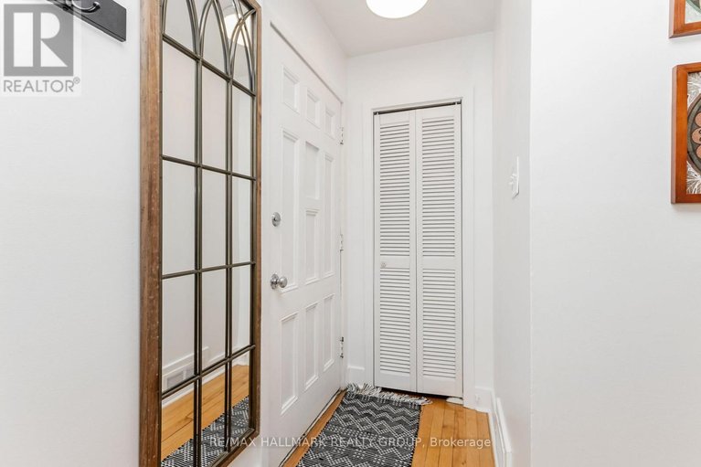 29518318/1225-foxbar-avenue/ellwood/ottawa/ontario/K1V6V4_6