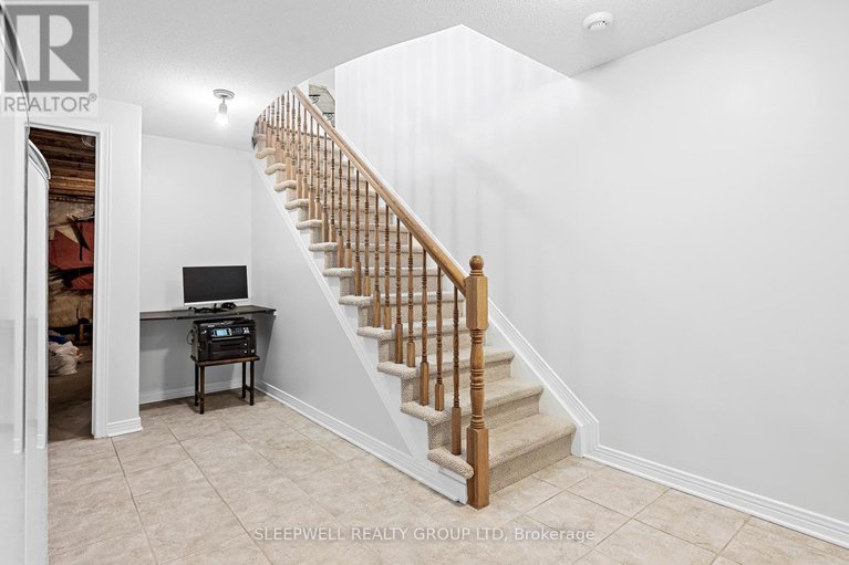 29058156/1040-misty-morning-lane/greely/ottawa/ontario/K4P1P8_21