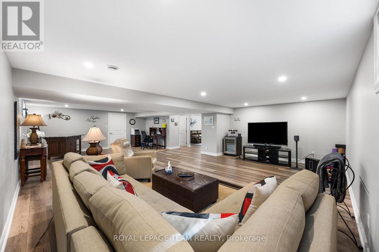 29322931/20-eleanor-drive/long-sault/south-stormont/ontario/K0C1P0_27