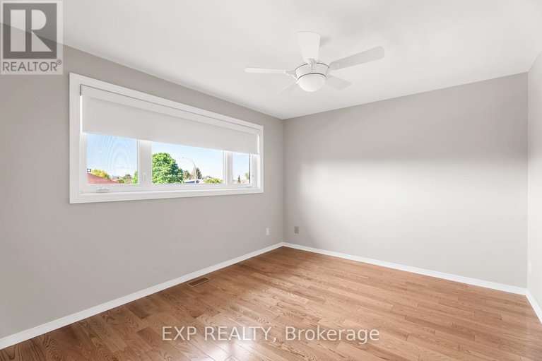 28330540/1822-thornecrest-street/chapel-hill/ottawa/ontario/K1C6K9_29