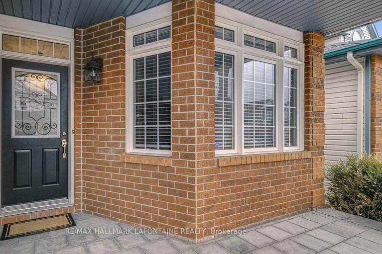 29570539/315-rustic-hills-crescent/springridgeeast-village/ottawa/ontario/K4A5A8_2