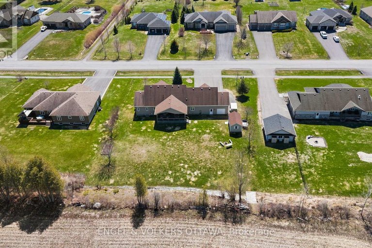 29679359/5579-lombardy-drive/osgoode/ottawa/ontario/K0A2W0_41